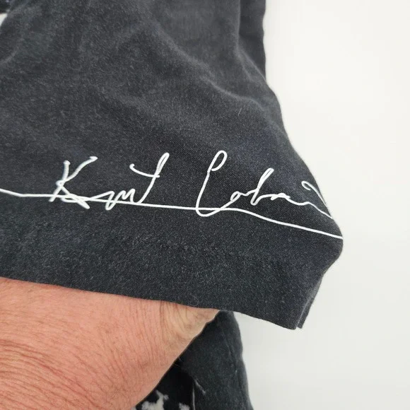 HM Kurt Cobain Graphic Button Down Shirt Black Loose Fit Nirvana Grunge Mens L - Picture 5 of 9